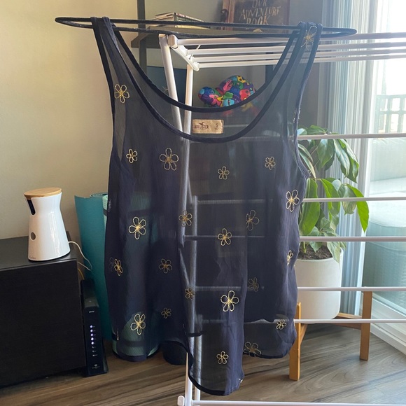 Hollister Sheer Tank - Picture 1 of 4